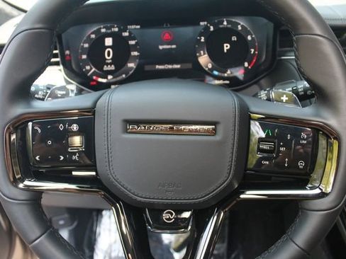 Used 2024 Land Rover Range Rover Sport image 18