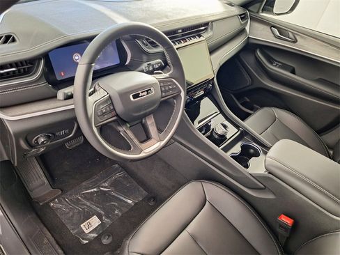 New 2025 Jeep Grand Cherokee Limited w/ Black Appearance Package image 10