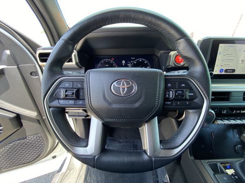 Certified 2025 Toyota 4Runner TRD Off-Road AWD/4WD image 26