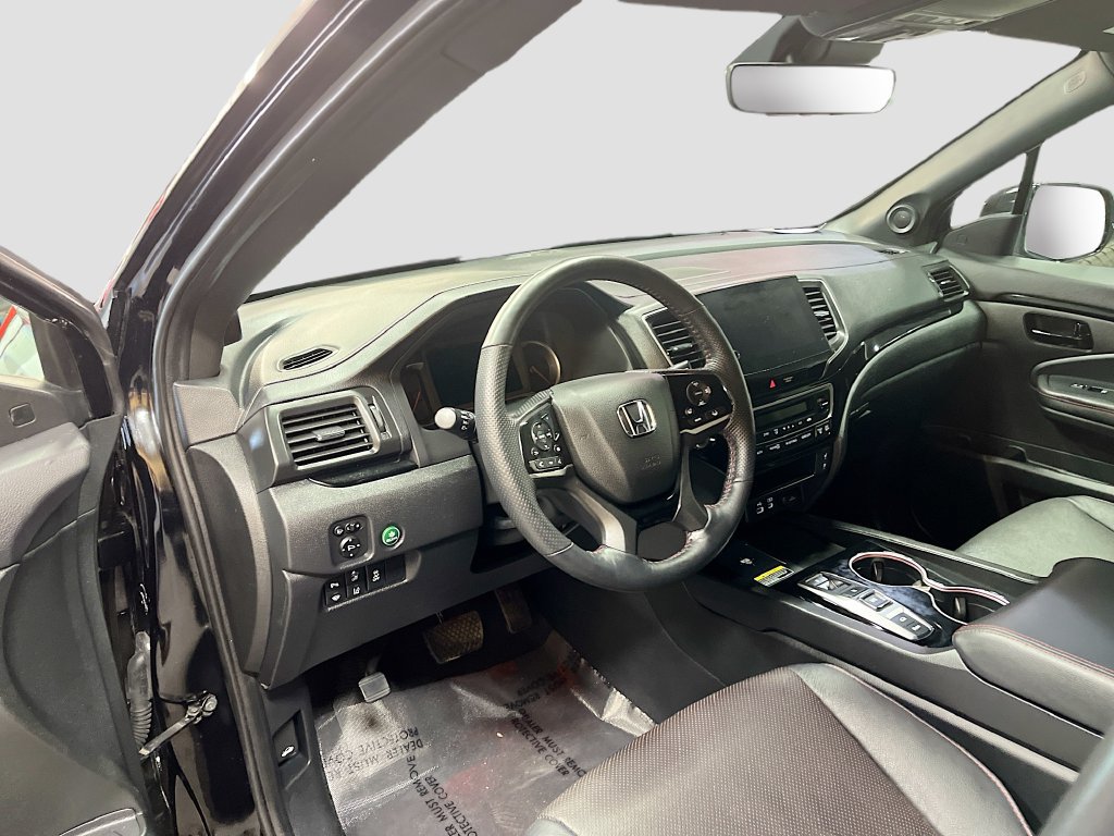 Used 2025 Honda Passport Black Edition image 9