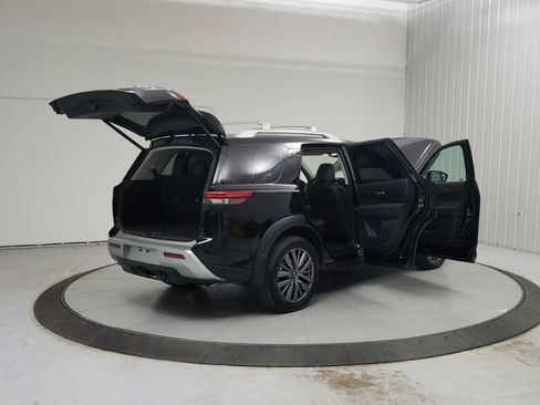 Used 2025 Nissan Pathfinder SL w/ SL Premium Package AWD/4WD image 16
