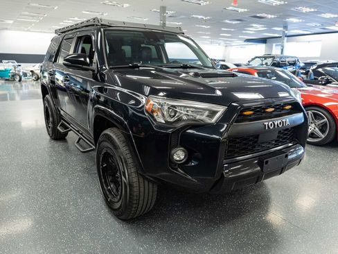 Used 2021 Toyota 4Runner TRD Off-Road Premium w/ Moonroof Package AWD/4WD image 3