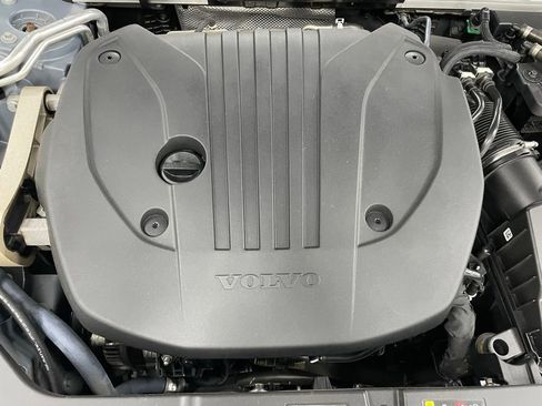 Used 2022 Volvo S60 B5 Momentum w/ Premium Package image 10