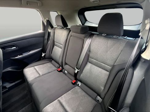 Used 2025 Nissan Rogue SV AWD/4WD image 18