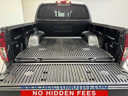 Used 2019 Nissan Frontier SV image 11