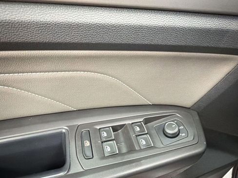 Used 2023 Volkswagen Atlas Cross Sport SE w/ Black Wheel Package image 12