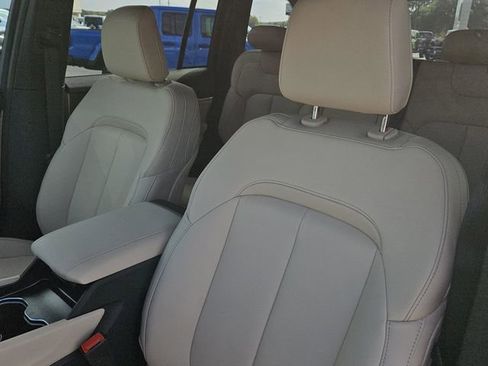 New 2025 Jeep Grand Cherokee Limited image 24