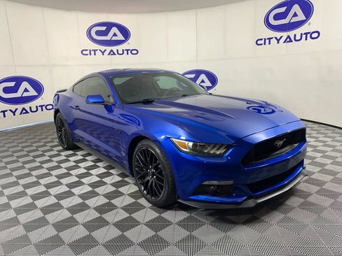 Used 2017 Ford Mustang GT Premium w/ GT Performance Package RWD image 9
