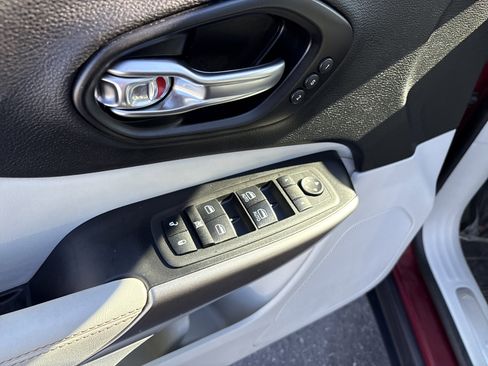 Certified 2021 Jeep Cherokee Limited w/ Elite Package image 16