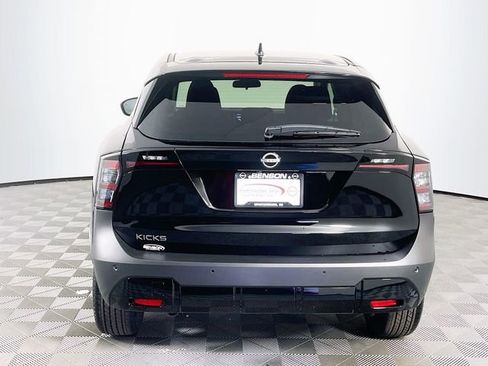 Used 2025 Nissan Kicks SV FWD image 6