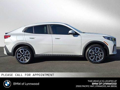 New 2026 BMW X2 xDrive28i w/ Technology Package AWD/4WD image 2