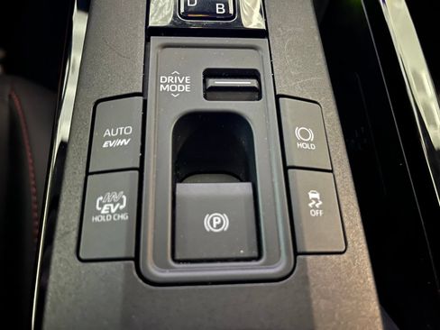 Used 2024 Toyota Prius Prime FWD image 29