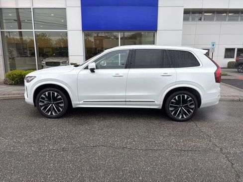 Used 2025 Volvo XC90 B6 Plus AWD/4WD image 2