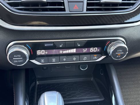 Used 2025 Nissan Altima 2.5 SR w/ SR Premium Package FWD image 25