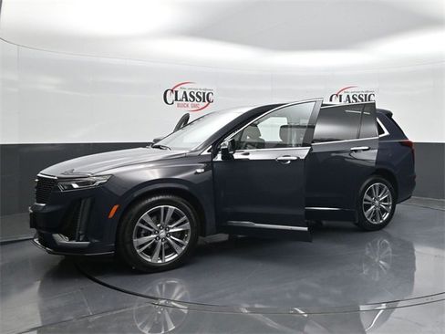 Used 2025 Cadillac XT6 Premium Luxury image 35