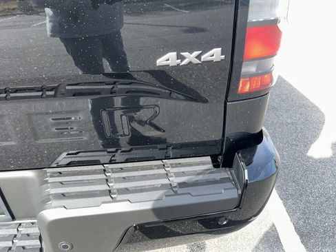 New 2026 Nissan Frontier SV w/ SV Convenience Package AWD/4WD image 12