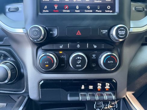 Used 2020 RAM 1500 Big Horn AWD/4WD image 18