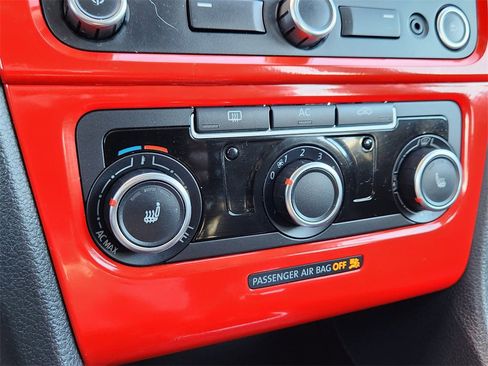 Used 2012 Volkswagen GTI 4-Door image 8