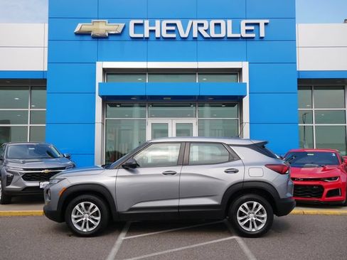 Used 2023 Chevrolet TrailBlazer LS FWD image 4