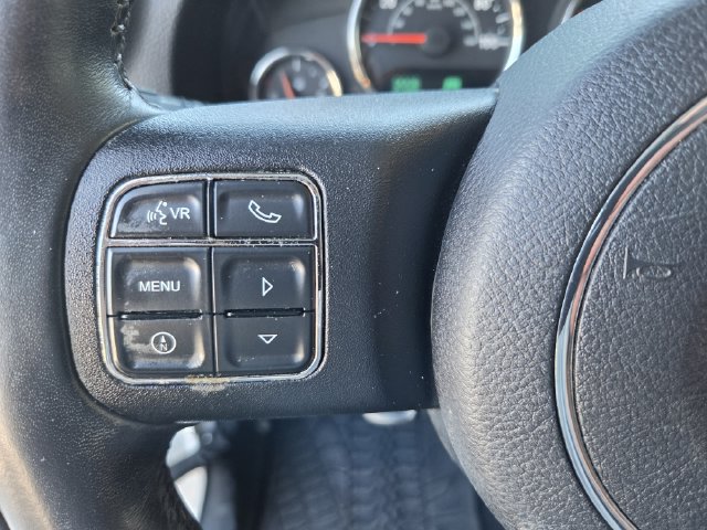 Used 2013 Jeep Wrangler Unlimited Rubicon w/ Connectivity Group AWD/4WD image 31
