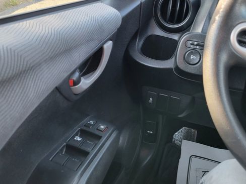 Used 2012 Honda Fit image 12