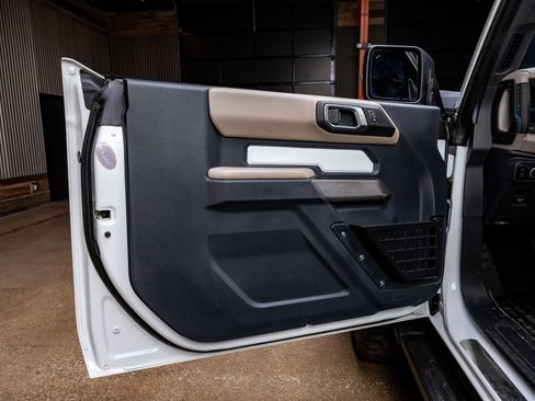 Used 2023 Ford Bronco Wildtrak image 33