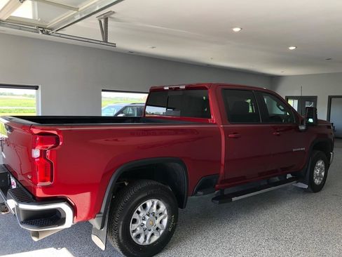 Used 2022 Chevrolet Silverado 3500 LT w/ Convenience Package AWD/4WD image 4