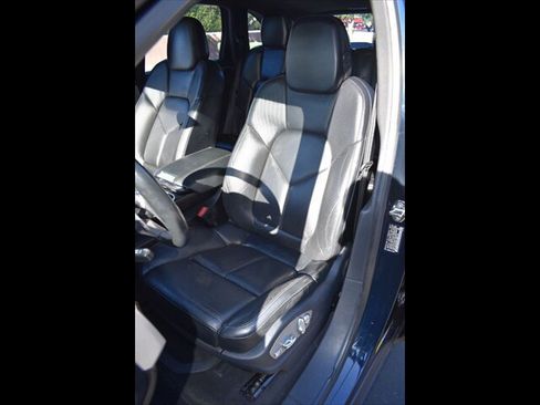 Used 2017 Porsche Cayenne S w/ Premium Package image 16