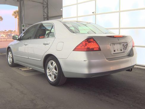 Used 2006 Honda Accord EX image 2