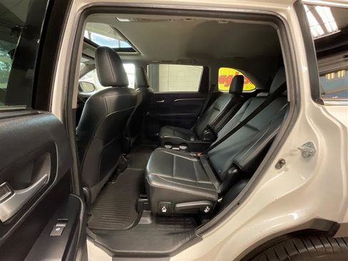 Used 2016 Toyota Highlander Limited image 21