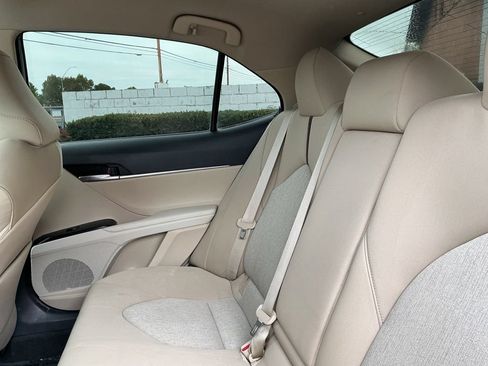 Used 2018 Toyota Camry LE FWD image 23