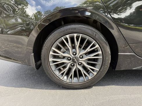 Certified 2023 Kia Forte GT-Line FWD image 38