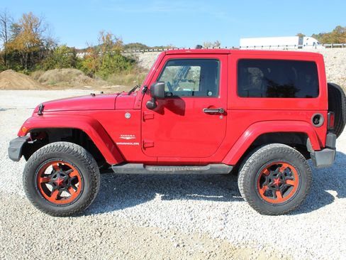 Used 2012 Jeep Wrangler Sahara w/ Dual Top Group image 2