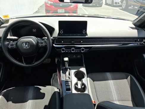 Used 2024 Honda Civic Sport image 12