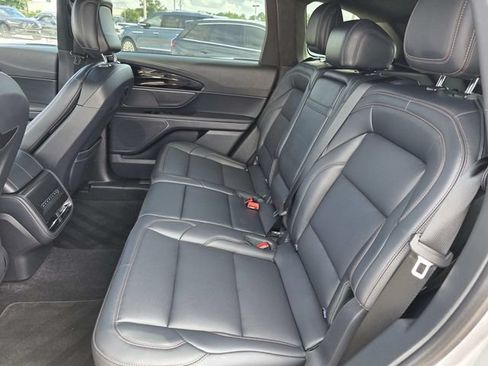 Certified 2025 Lincoln Nautilus Premier w/ Jet Appearance Package AWD/4WD image 9