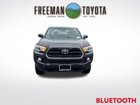 Used 2017 Toyota Tacoma SR5 w/ Tow Package AWD/4WD image 3