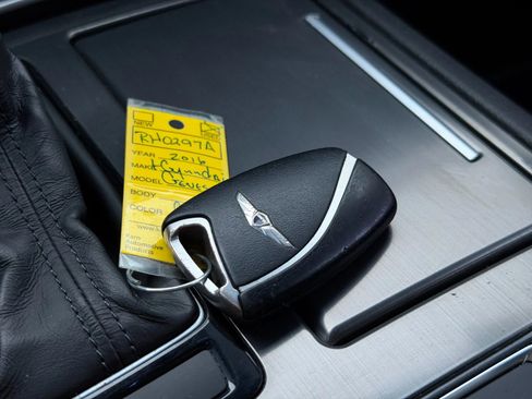 Used 2016 Hyundai Genesis 3.8 image 18