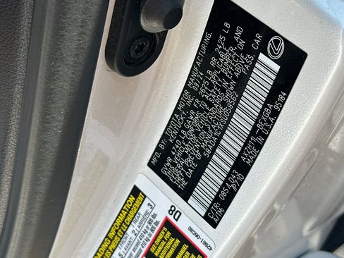 Used 2025 Lexus ES 300h w/ Premium Package FWD image 19
