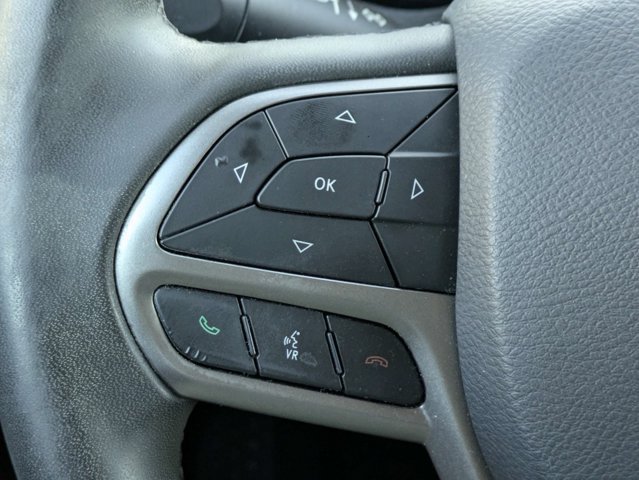 Used 2020 Jeep Cherokee Latitude Plus AWD/4WD image 25