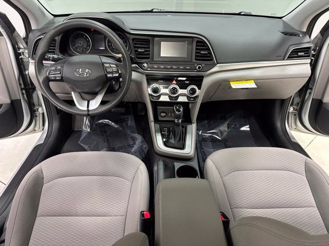 Used 2019 Hyundai Elantra SE FWD image 2