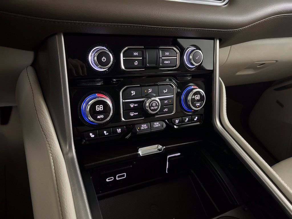 Used 2022 GMC Yukon Denali AWD/4WD image 79