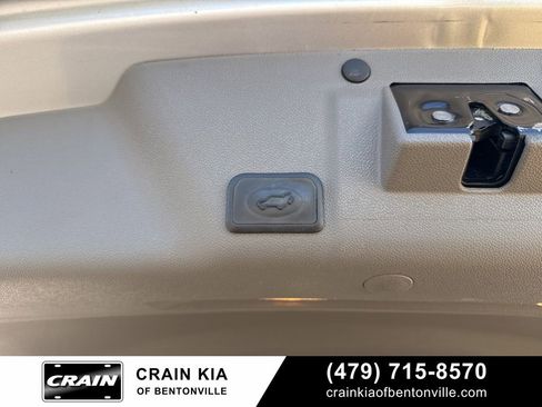 Used 2016 GMC Acadia SLT image 17