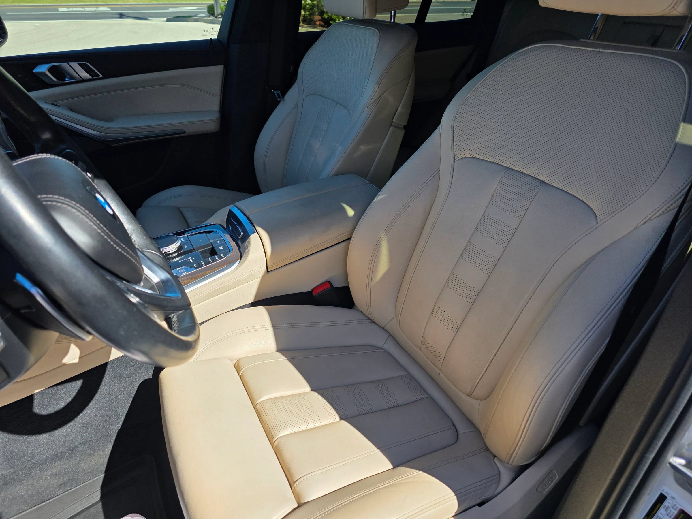 Used 2021 BMW X5 xDrive40i w/ Premium Package AWD/4WD image 14