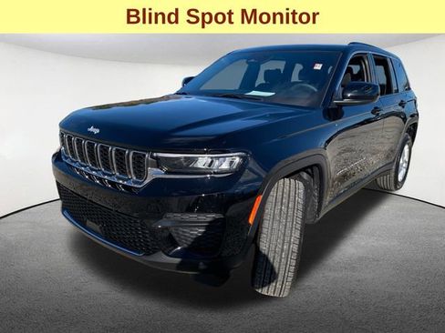 Used 2025 Jeep Grand Cherokee Laredo X w/ Luxury Tech Group I image 5