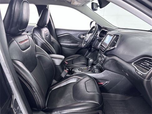 Used 2019 Jeep Cherokee Trailhawk w/ Comfort/Convenience Group image 29