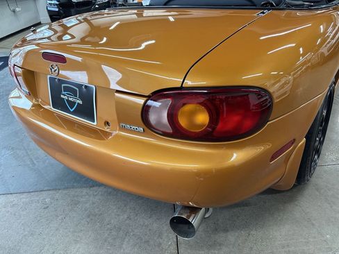 Used 2000 MAZDA MX-5 Miata image 27