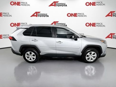 Used 2022 Toyota RAV4 LE FWD image 8