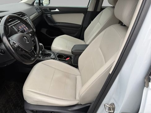 Used 2018 Volkswagen Tiguan SE image 15