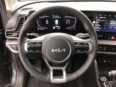 Certified 2023 Kia Sportage EX image 18