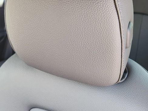 New 2025 Mercedes-Benz GLB 250 4MATIC image 14